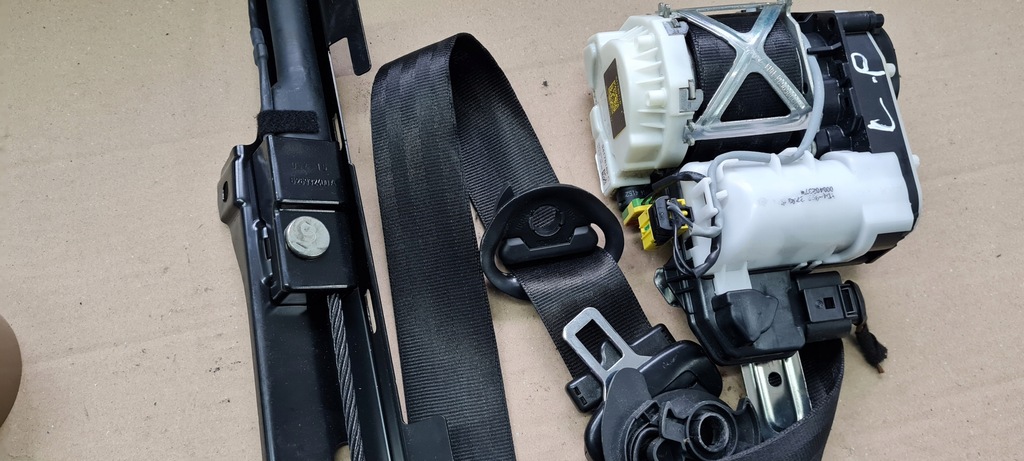 фото №7, S3 8v sedan a3 pas безпеки лівий перед натягувач 8v5857705h