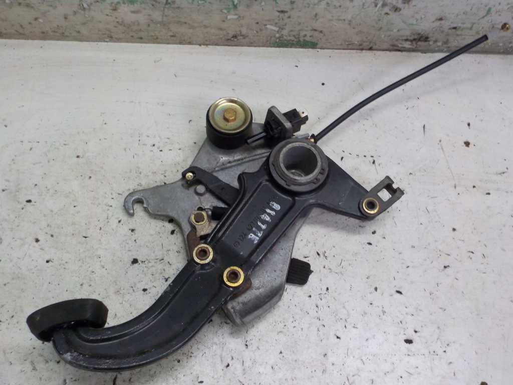 Купити Mercedes w124 педаль гальма стояночного