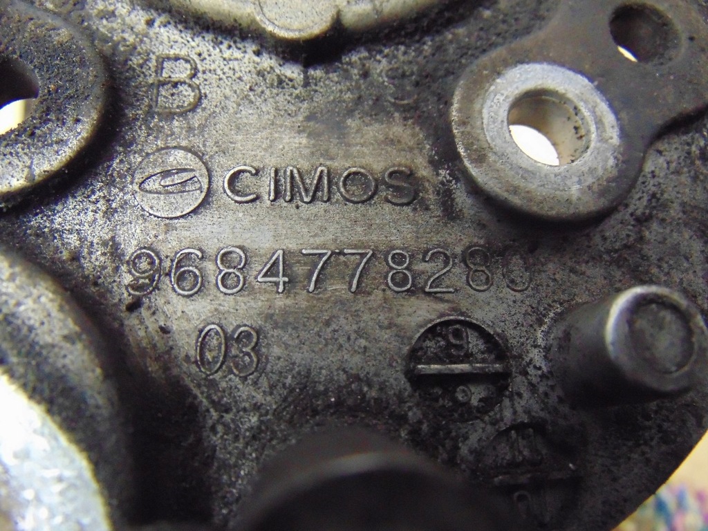 фото №7, Кронштейн основание насоса впрыска mazda 5 ii cw 2010- 1.6 hdi 8v 9684778280