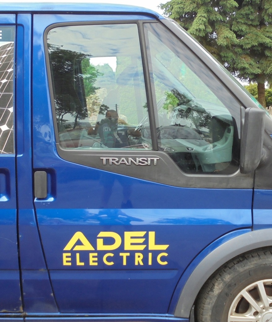 фото №1, Ford transit mk7 07 дверь правое перед стекло