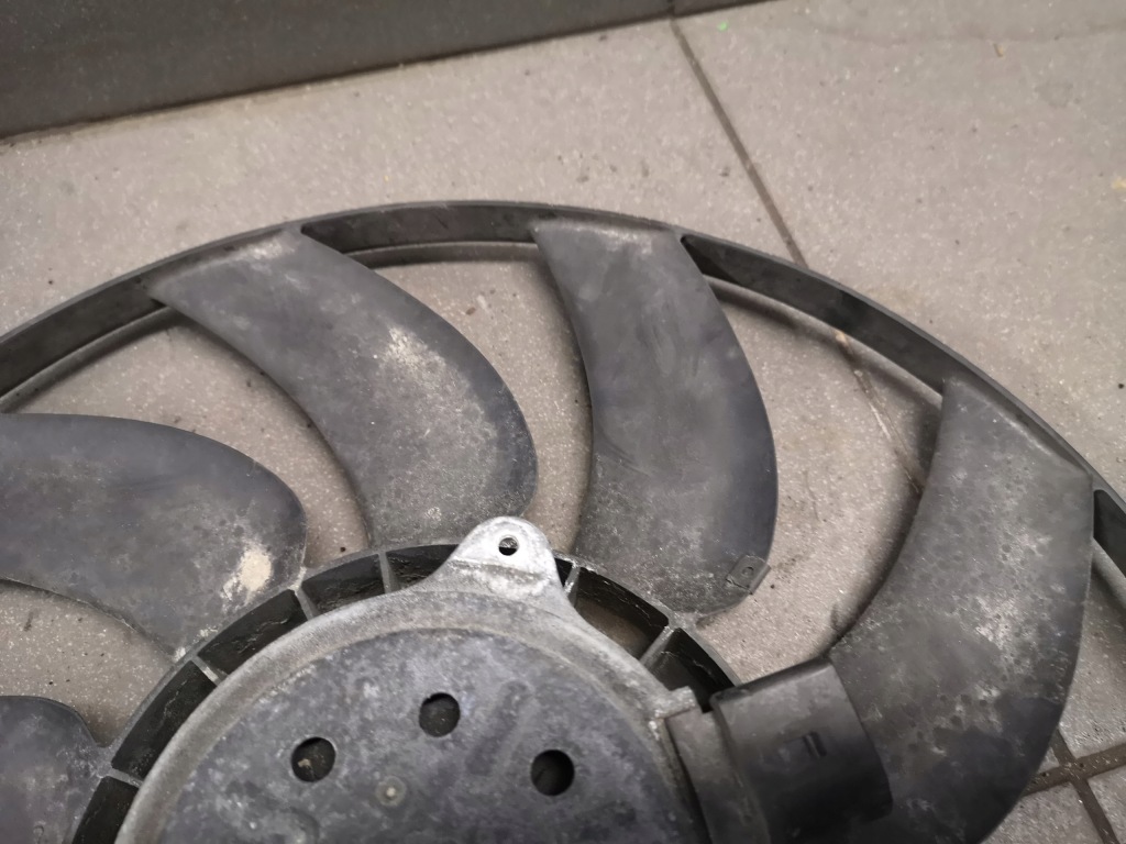 Вентилятор радіатор audi a4 b8 2.0 tdi 993454j Зі Шроту