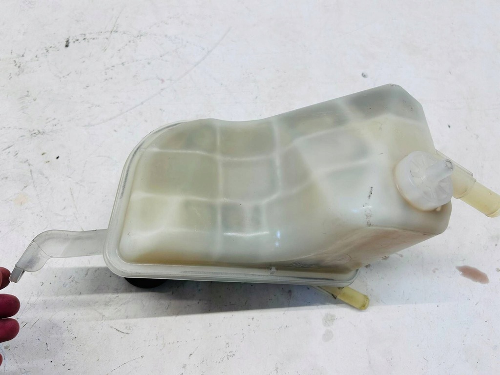 фото №7, Prius plus + prius iii бачок расширительный охлаждающая жидкость жидкость
