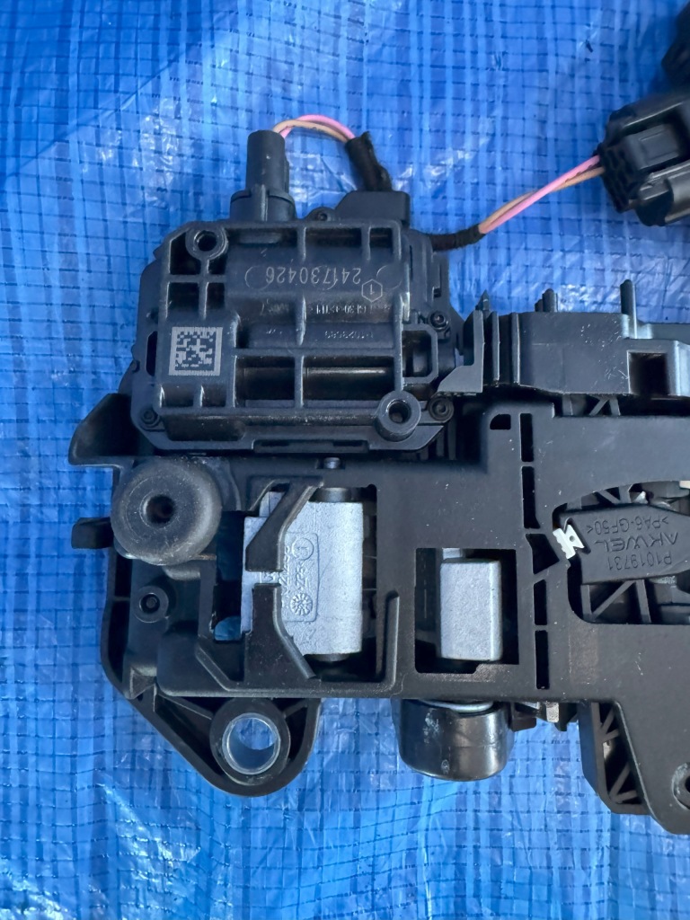 Ручка дверь передних левых renault megane v e-tech 806079889r Киев