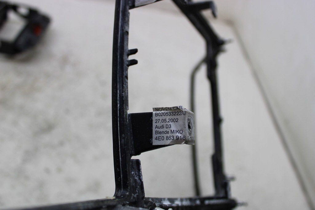 фото №7, Audi a8 d3 молдинг рамка drewno na туннель 4e0863916