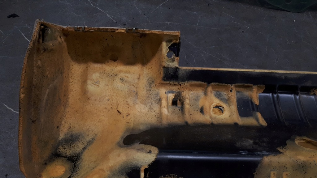 фото №9, Защита консоли mercedes w124 sedan