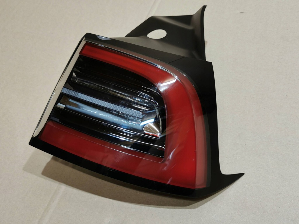 Tesla model 3 фара задняя правый  led задний 1502087-99-d Цена
