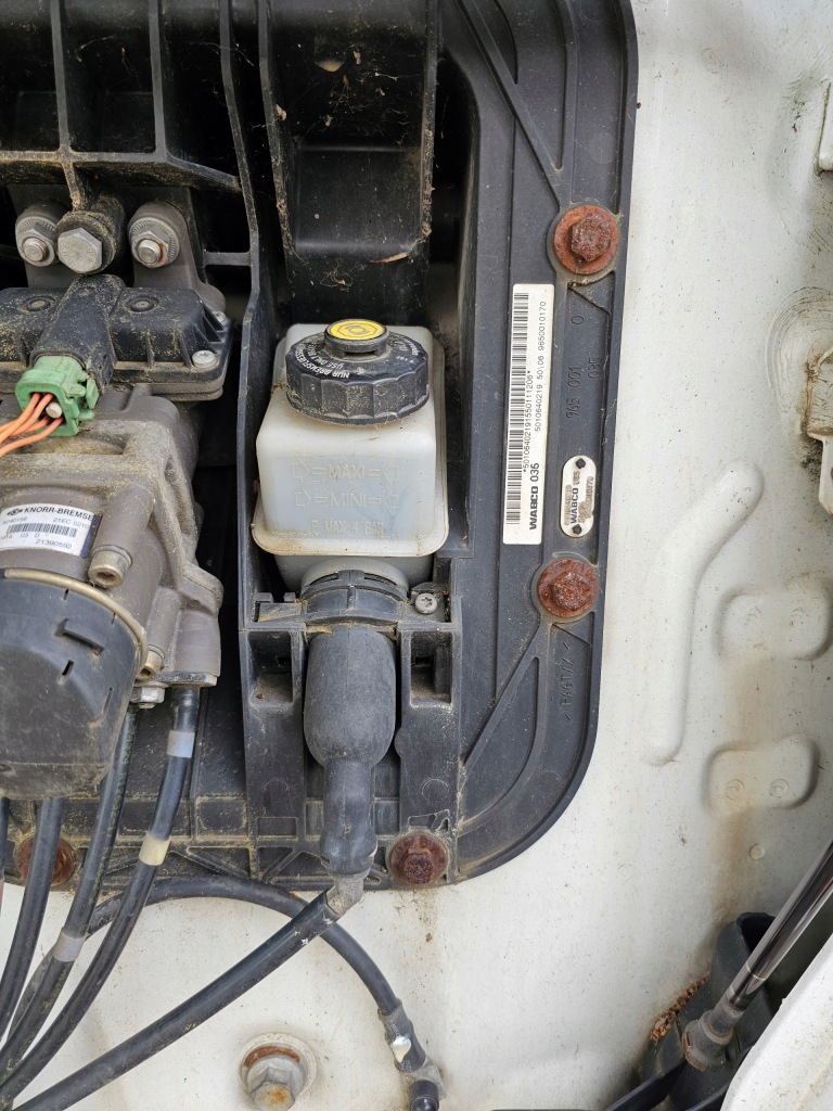 Купить Помпа насос бачок сцепления renault midlum dxi 06-14 rok