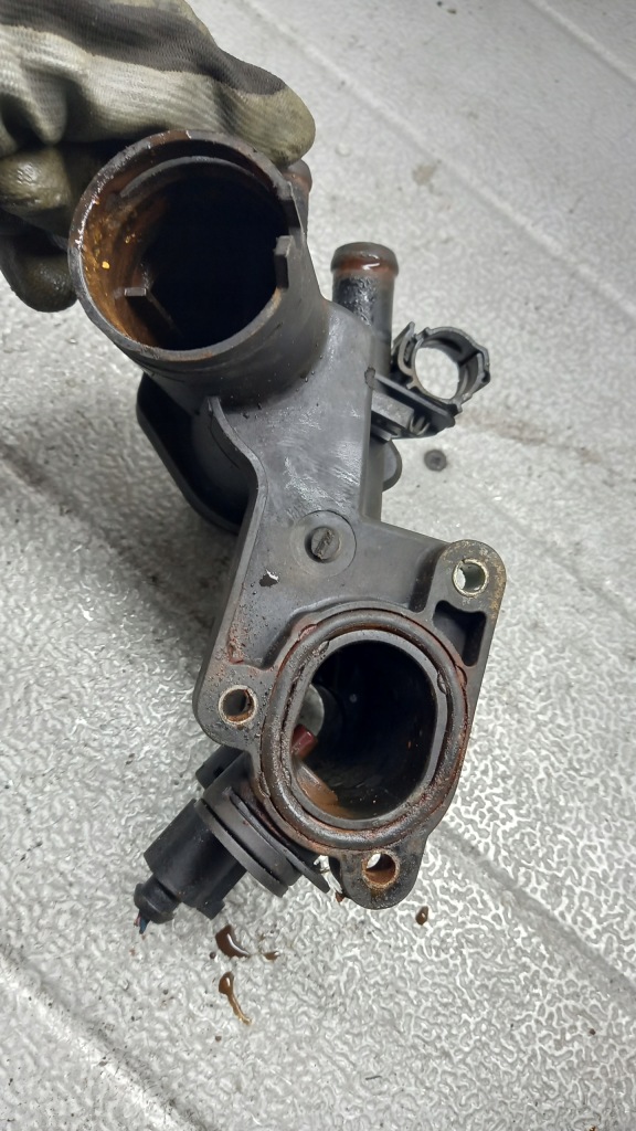 фото №5, Корпус термостата vw golf iv 01r 1.6b