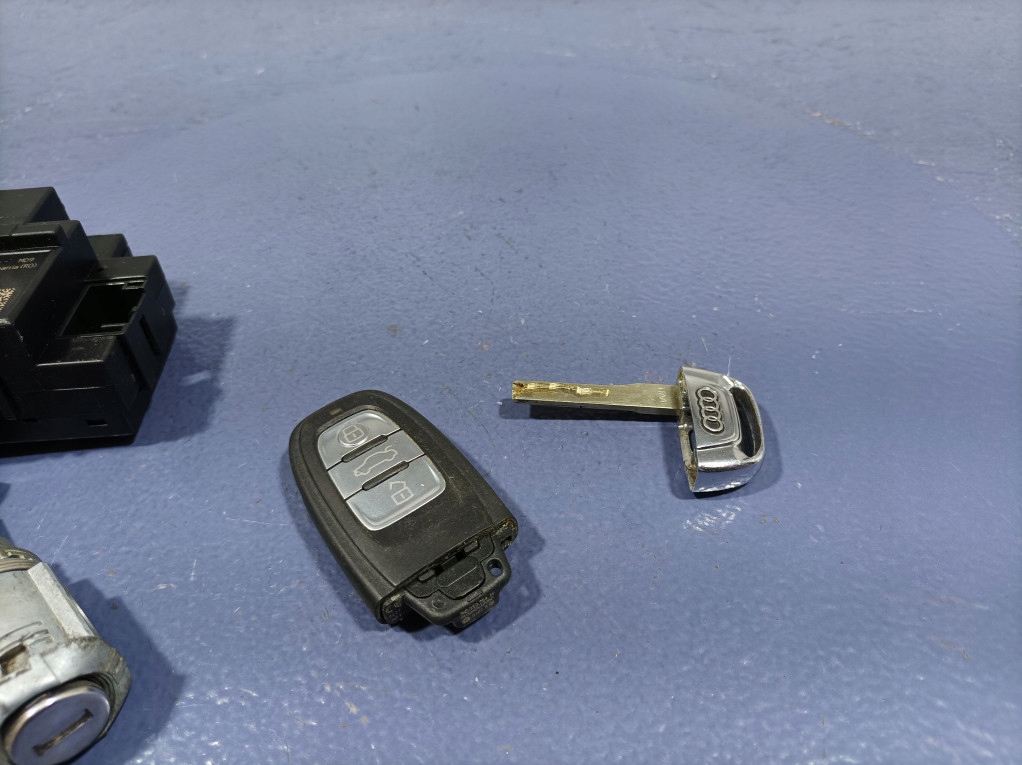 фото №7, Audi q5 8r lift замок зажигания вкладка дверь ключ pilot 8k090913