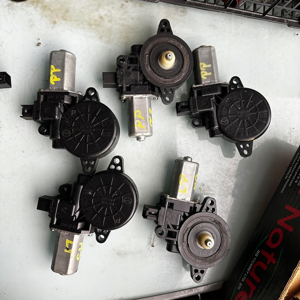 фото №11, Mazda 6____ 08-12_____ моторчик стекло перед левый