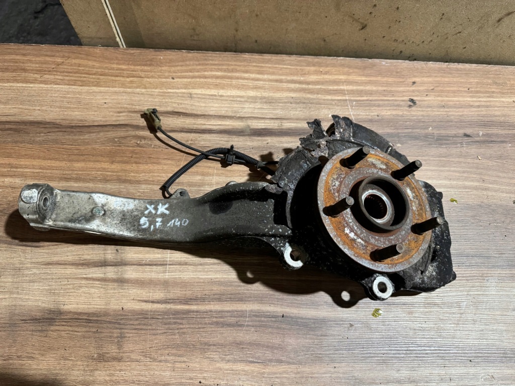 Купить Jeep commander xk 5.7 hemi поворотный кулак правый перед