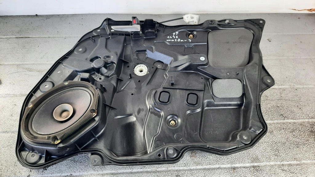 фото №1, Подъемник правый перед mazda 3 93r 1.6citd