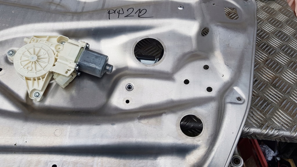 фото №9, Mercedes w212 подъемник стекло правый перед моторчик