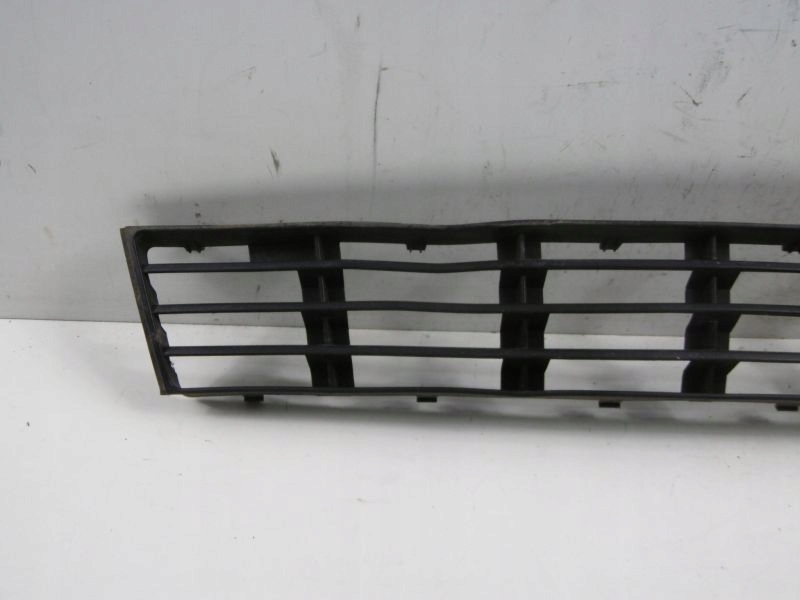 фото №10, Audi a4 b5 заглушка бампера перед средняя lift 8d0807683aa