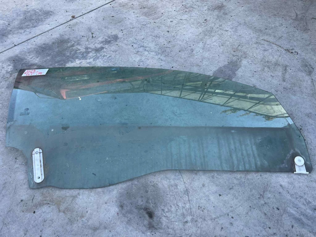 фото №1, Alfa romeo gt 2005 перед сторона правая стекло дверь передних