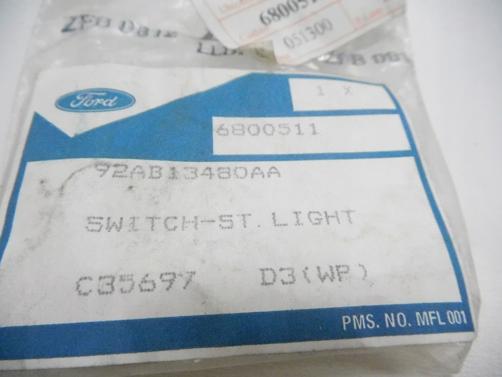 Вимикач світла стоп ford escort fiesta оригінальний номер 6800511 Недорого