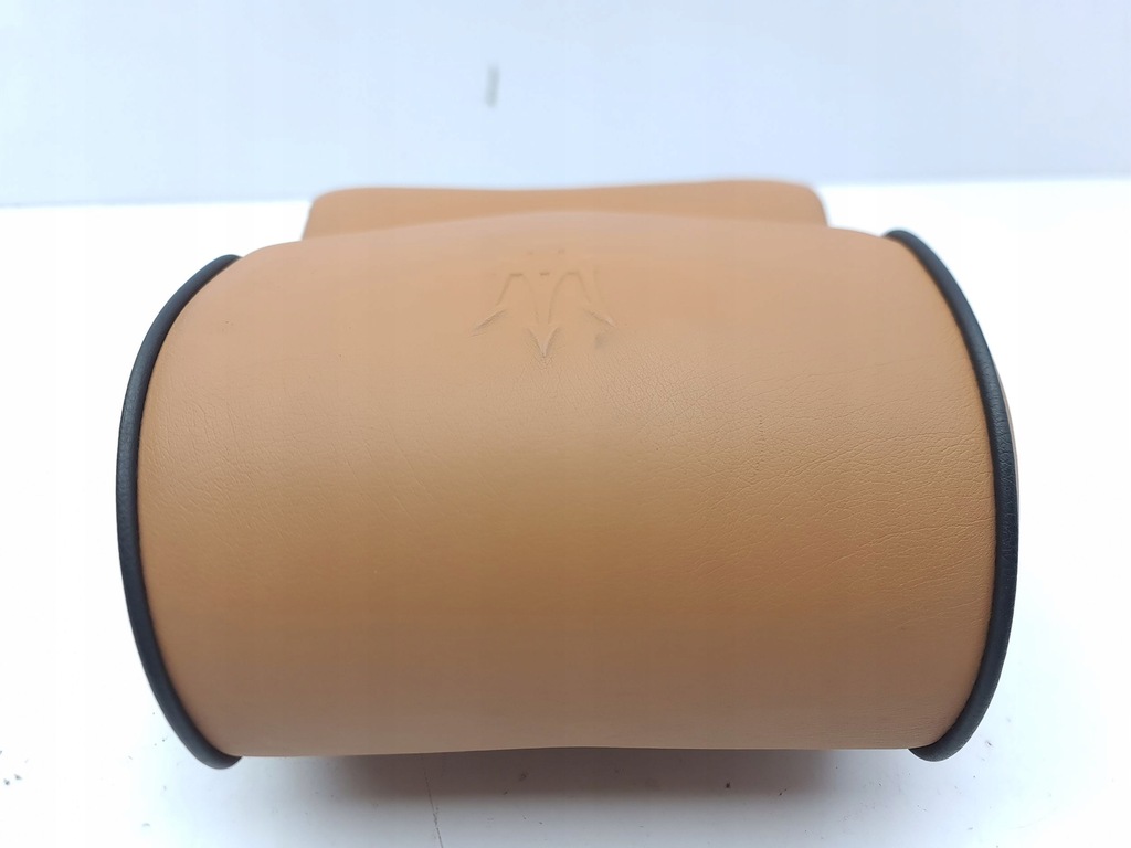 фото №9, Maserati quattroporte 2008 середина подголовник сиденье заднего