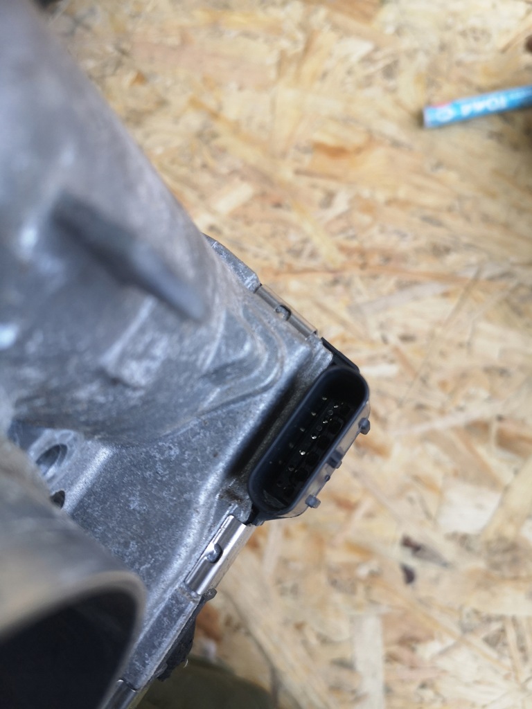 фото №5, Dodge grand caravan дроссельная заслонка 05184349ae