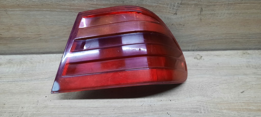 фото №1, Mercedes w210 панель фари лампа права задня sedan