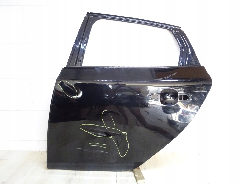 Купить Volvo v40 2 дверь левое  задняя