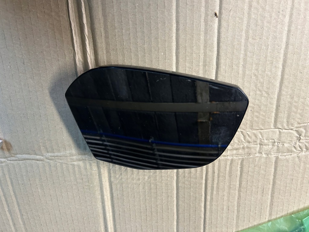 фото №1, Peugeot 308 t10 21- вкладыш зеркало правый oryg