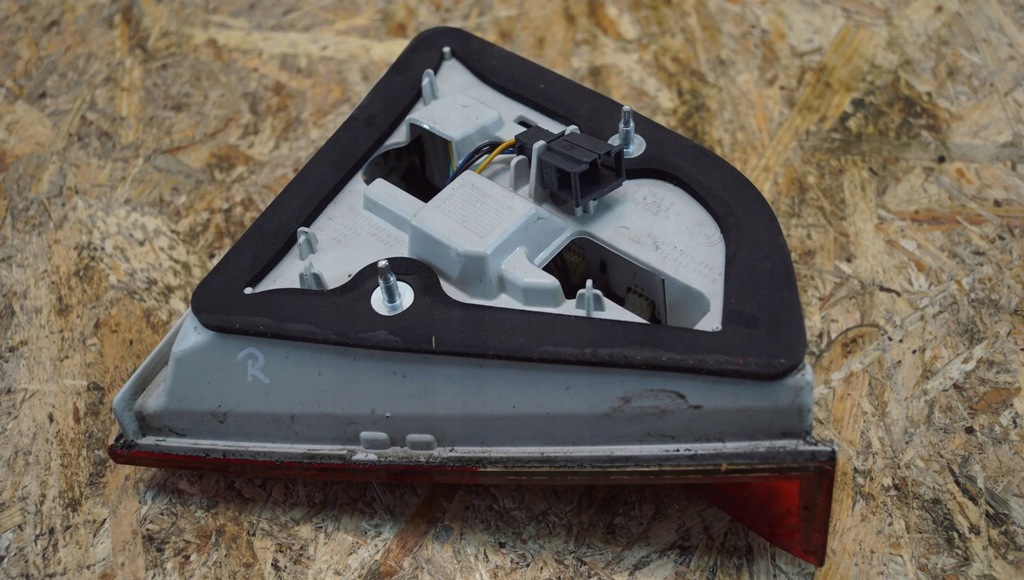 фото №9, Лампа правий задня skoda superb ii lift sedan 3t5945094b