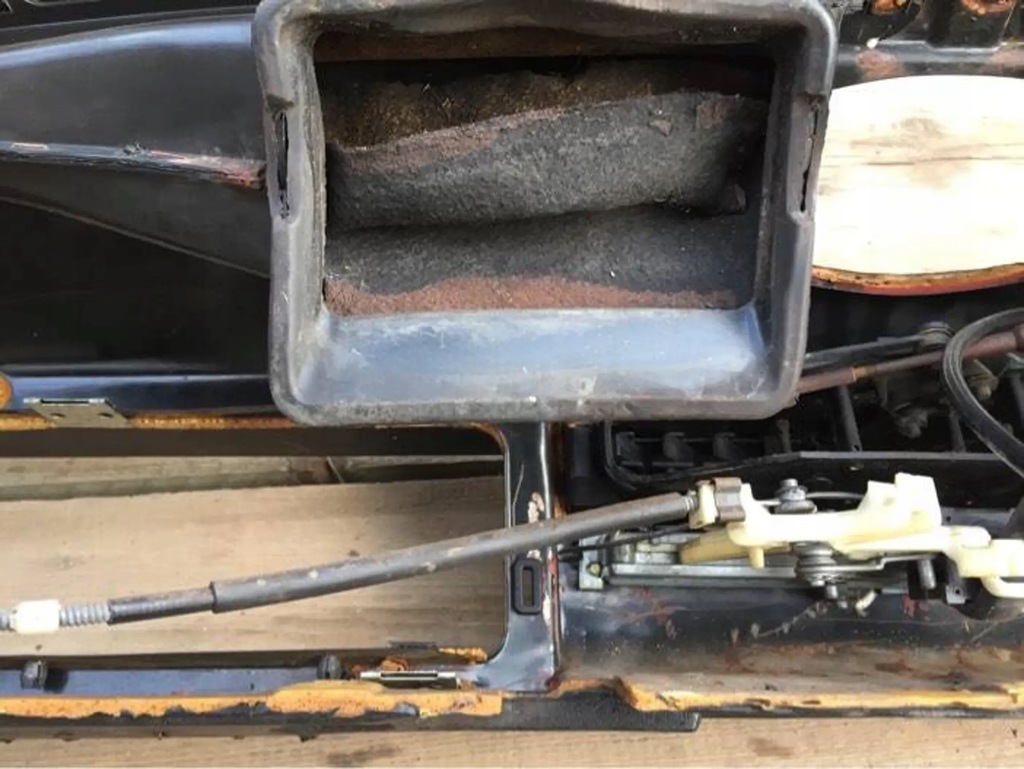 фото №5, Mercedes-benz w115 1973 панели приборная консоль счетчик kpl.