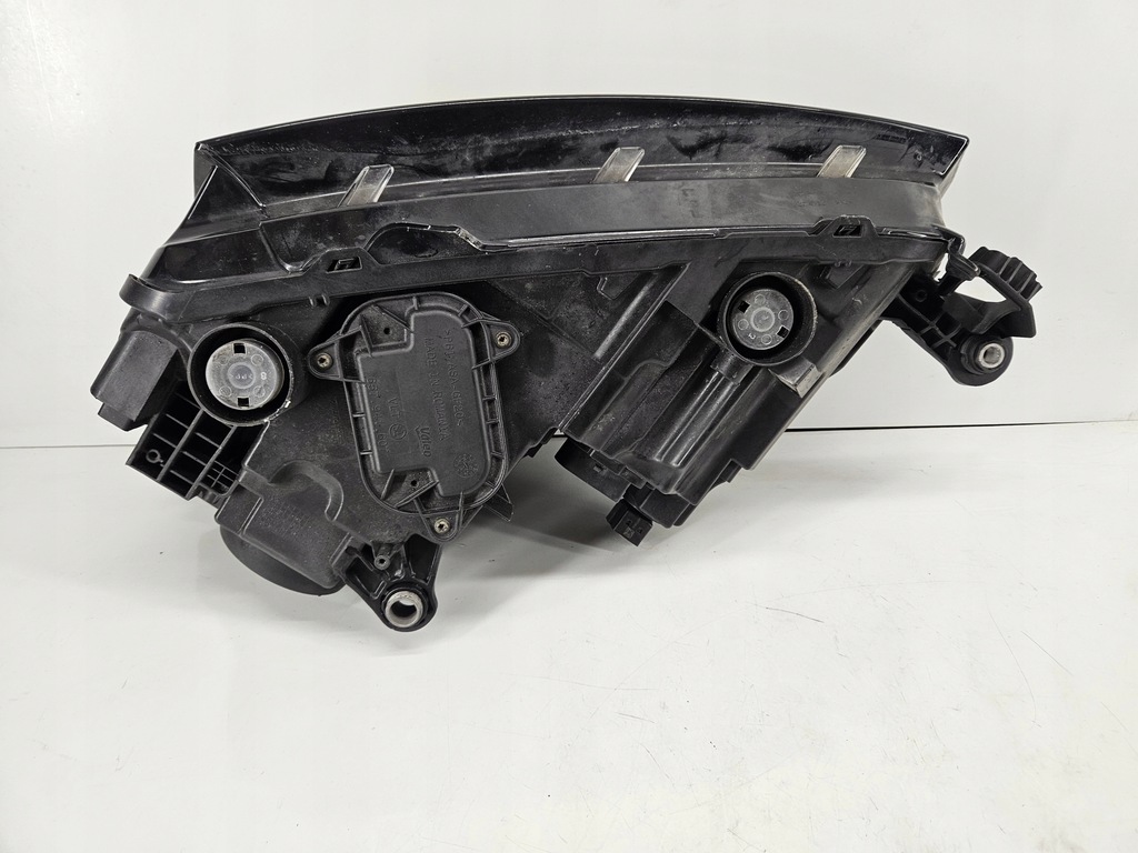 фото №10, Skoda scala 657 led лампа правая передняя перед