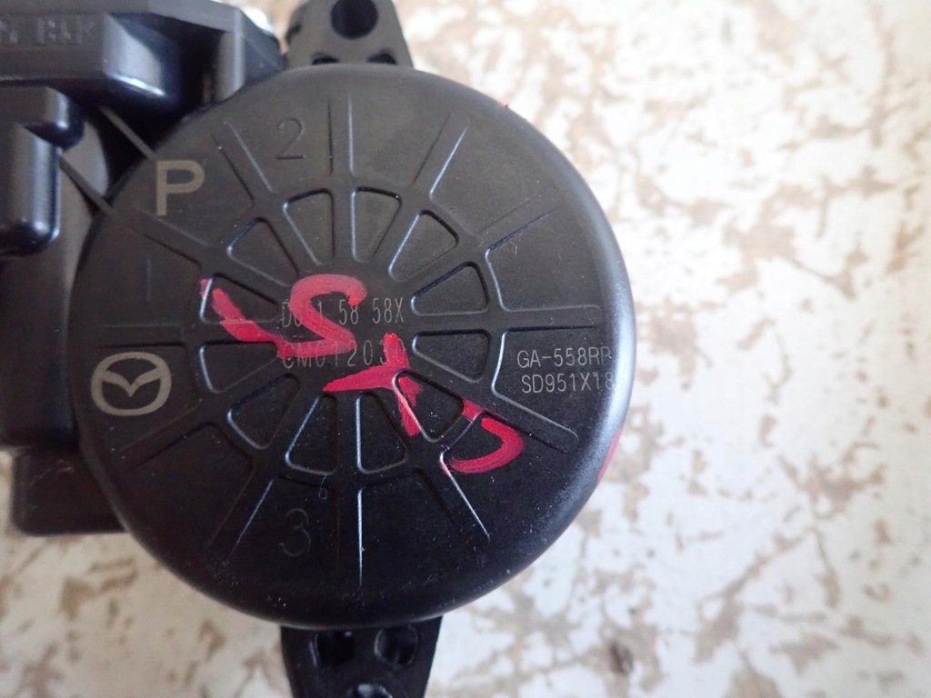 фото №4, Підйомник скло правий задня mazda cx5