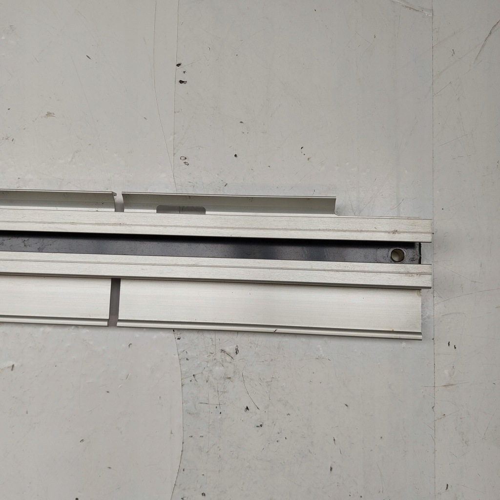 фото №11, Bmw x4 f26 g01 молдинг направляющая направляющая багажника правая 2704748 003320002600