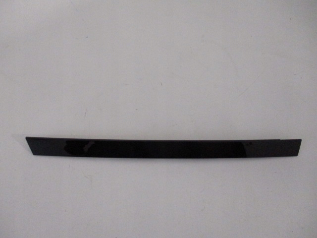 фото №1, Citroen c5 aircross накладка направляющая дверь левых задняя nowa 98169064xy