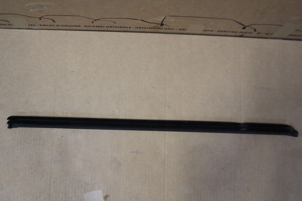 фото №1, Прокладка стекло правый задняя vw atlas 3cn839479