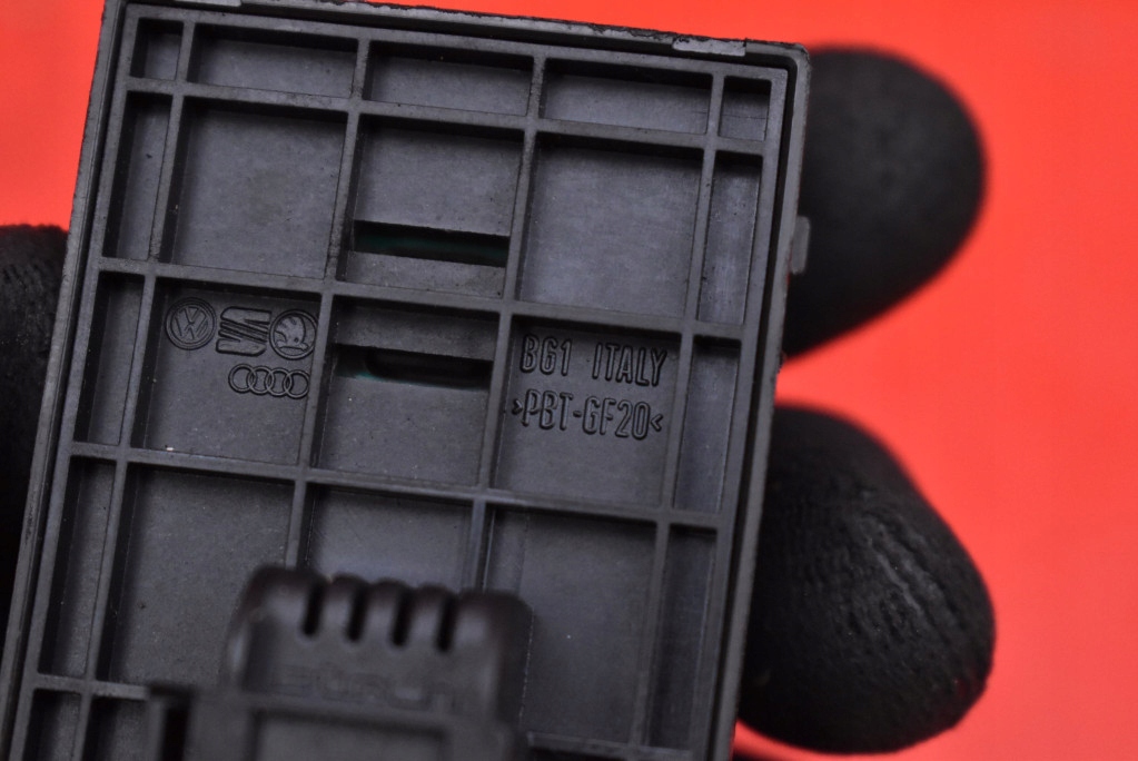 фото №8, Панель керування вікон eu 8e0959851 audi a4 b7 kombi 04-08