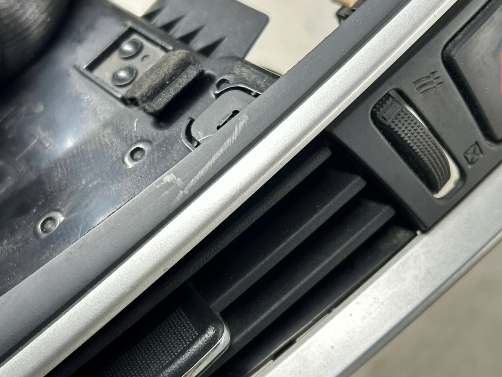 фото №5, Решётка обдув панели приборной панели nissan rogue 687504ba0a