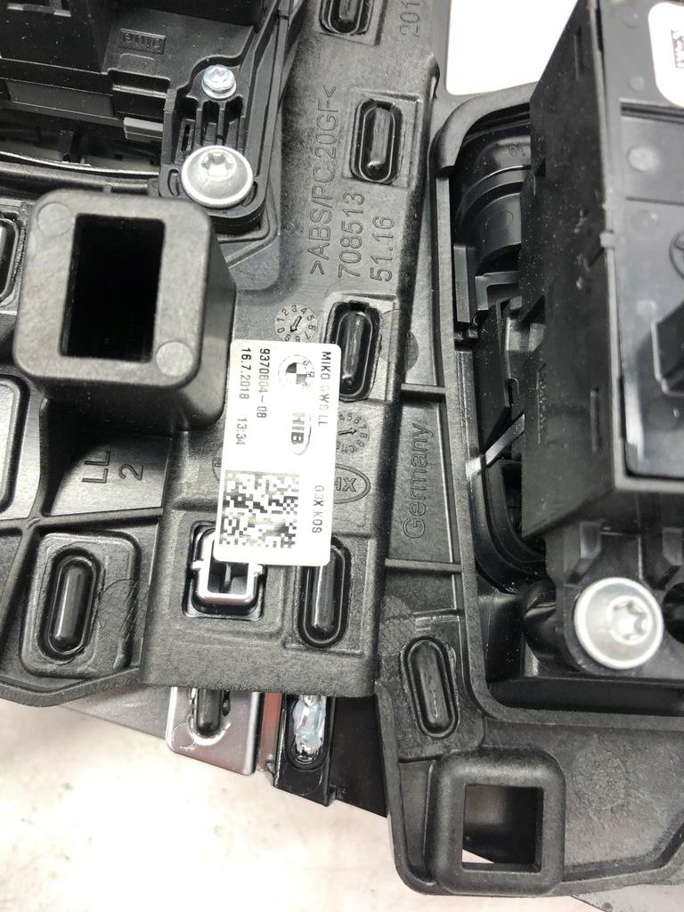 фото №6, Bmw 5 g30 g31 молдинг тунель середнього 9370804