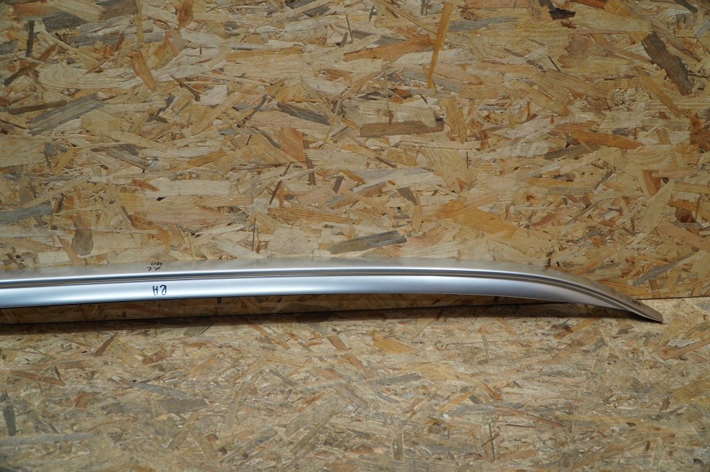 Рейлинг крыша правый  31448384 или левое  31448383 22r volvo xc40 оригинал идеальное состояние Цена