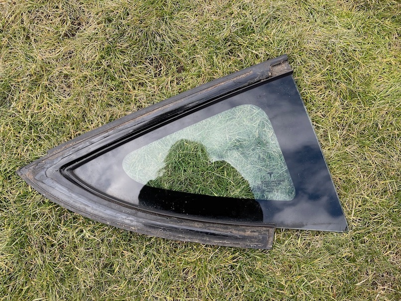 фото №1, Tesla model iii 3 скло кузовна задня права