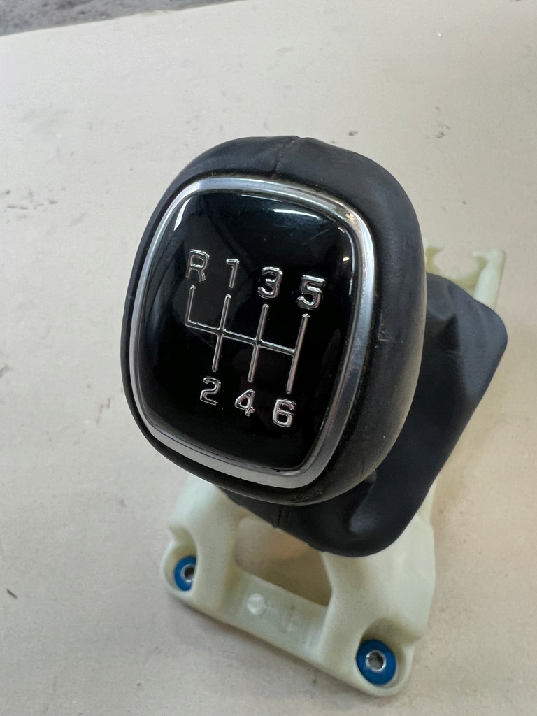 фото №12, Hyundai i30 iii 17- домкрат передач ручка чехол 6 передач