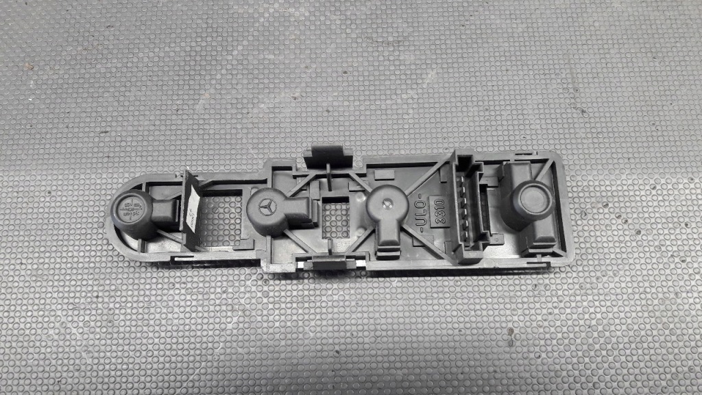 Купити Вкладиш лампи правий задня mercedes w168