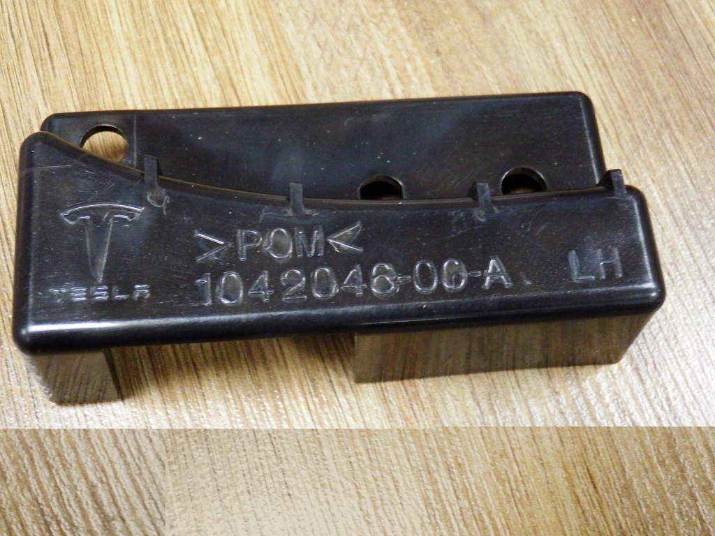 фото №1, Пластик бампера tesla model s 1042046-00-a