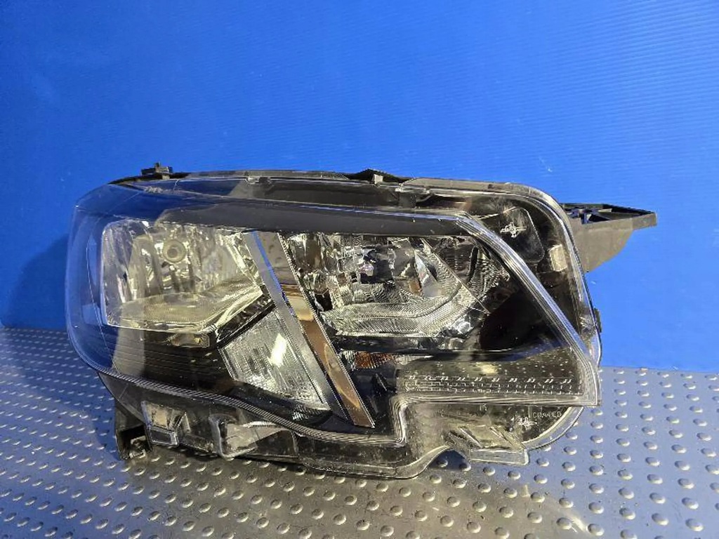 фото №16, Peugeot partner iv rifter 9816826880 лампа передняя перед правая