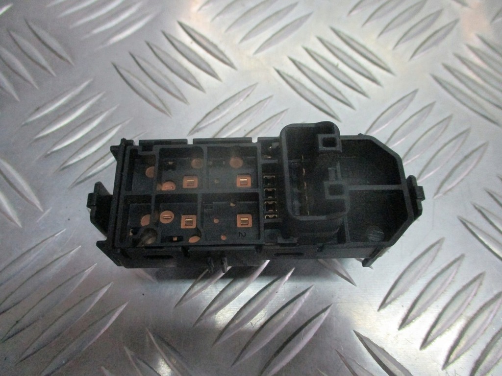 фото №2, Перемикач скло daihatsu materia