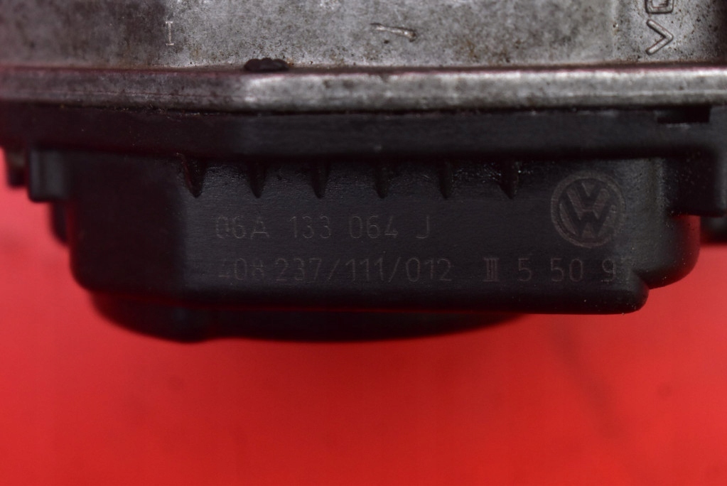 фото №8, Дросельна заслінка 06a133064j audi a3 8l 1.6 8v 101 km 96-00