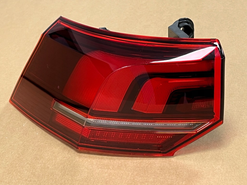 фото №1, Vw golf 8 viii лампа задняя левая led 5h0945095e