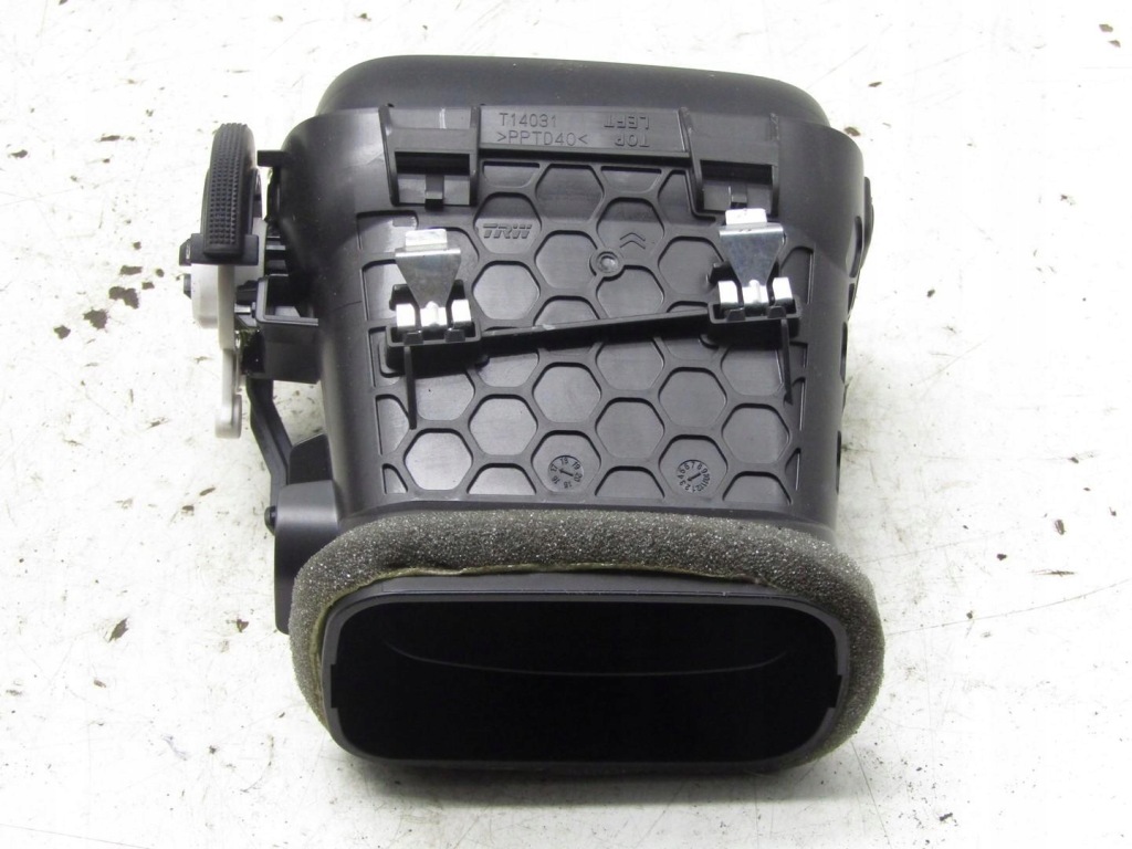 фото №1, Решётка обдув левая citroen c3 iii 98162208zd