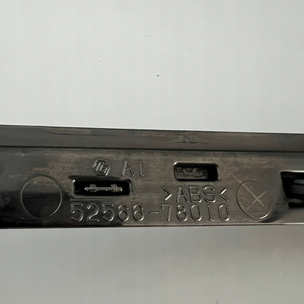 фото №10, Lexus rx iv nx rc is verso молдинг бампера хром левая задняя 52566-78010