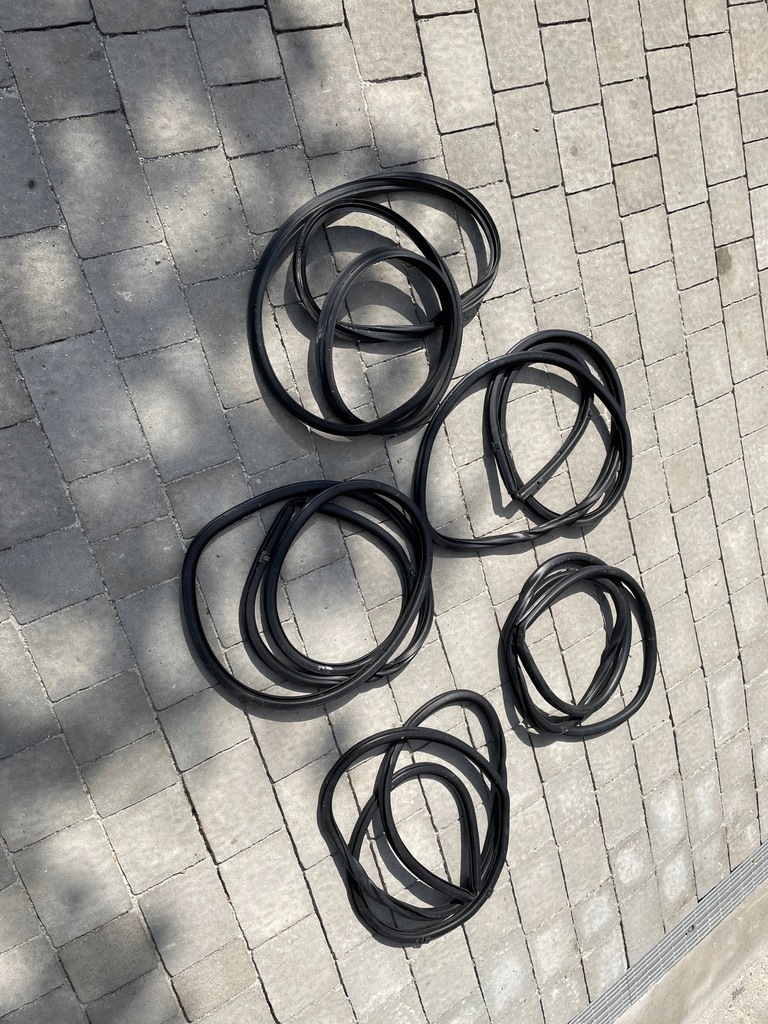 фото №1, Lexus es 300h 2018- прокладка двері