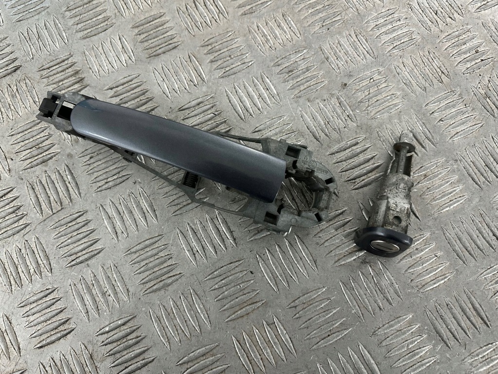 фото №8, Skoda octavia ii вкладка замка дверь ручка 1z0837167d