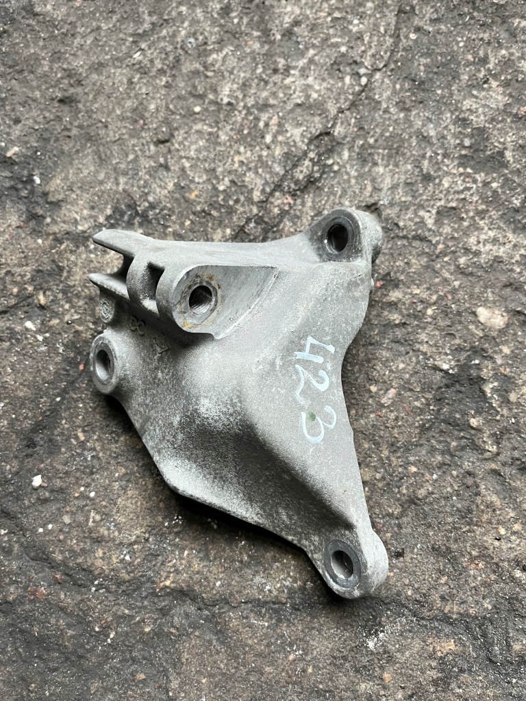 фото №1, 423 nissan renault кронштейн генератора 2822030244 117107507r