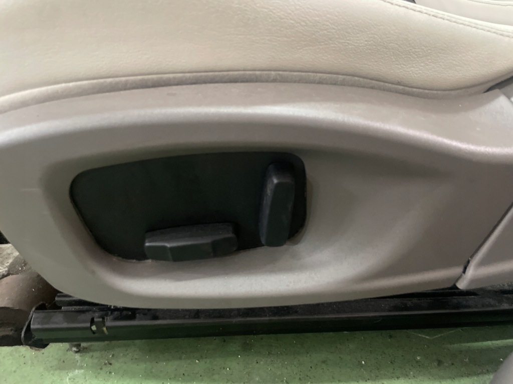 фото №6, Jaguar xe сиденья заднее сиденье обшивки europa салон светлый кожа электрика